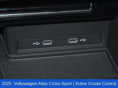 Used 2025 Volkswagen Atlas Cross Sport SE FWD image 22