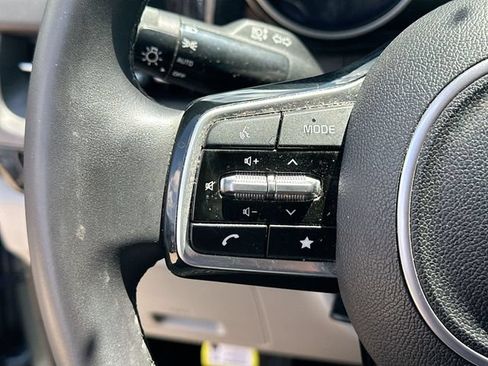 Used 2024 Kia Carnival EX FWD image 42