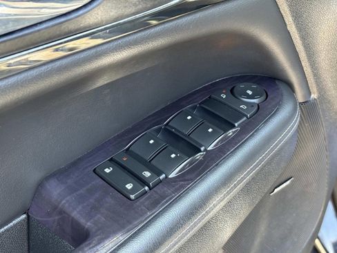 Used 2017 Buick Enclave Leather image 25