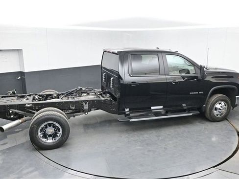 New 2026 Chevrolet Silverado 3500 LT w/ Convenience Package image 39