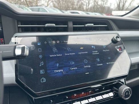 New 2027 Chevrolet Bolt LT w/ Comfort Package FWD image 17