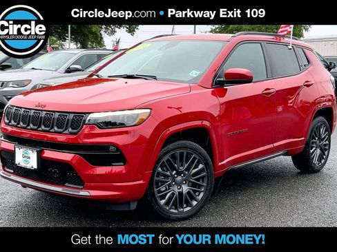Used 2024 Jeep Compass Limited AWD/4WD image 1