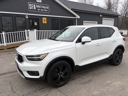 Used 2021 Volvo XC40 T5 Momentum