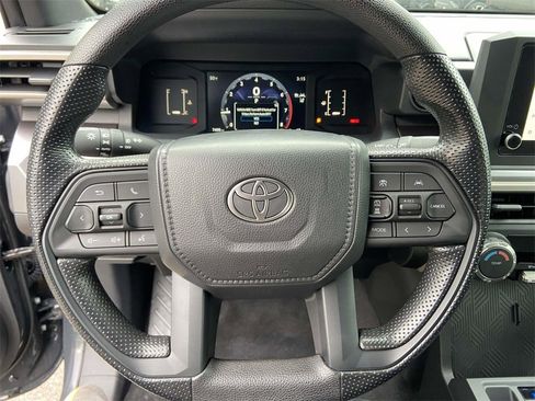 Used 2025 Toyota Tacoma SR5 image 33