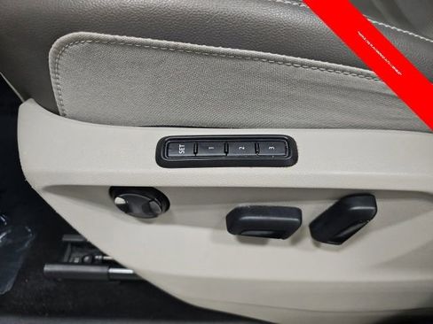 Used 2023 Volkswagen Atlas SEL Premium AWD/4WD image 16