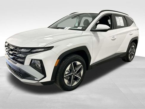 Certified 2025 Hyundai Tucson SEL AWD/4WD image 6