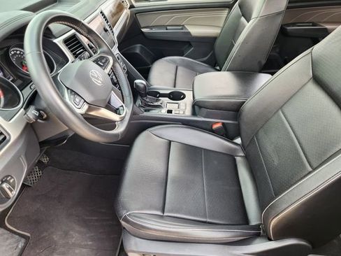 Used 2021 Volkswagen Atlas SE w/ Panoramic Sunroof Package FWD image 12