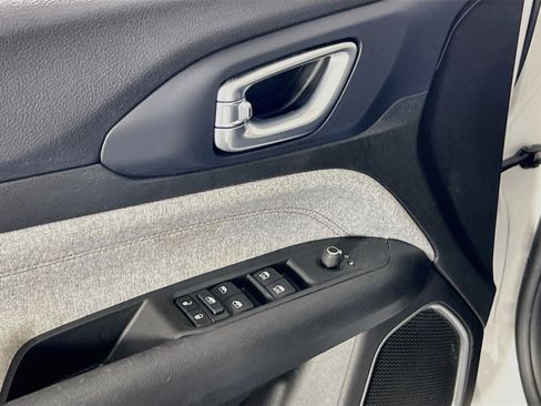 Used 2022 Jeep Compass Latitude image 17