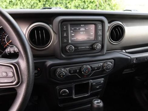 Used 2019 Jeep Wrangler Unlimited Sport AWD/4WD image 15