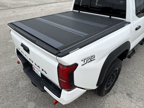 Certified 2024 Toyota Tacoma TRD Off-Road w/ TRD Off Road Upgrade Package AWD/4WD image 21