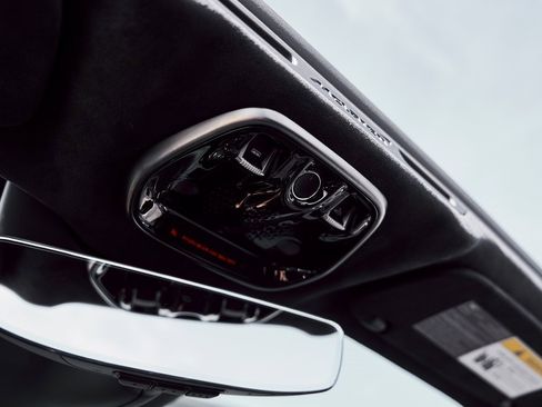 Used 2025 McLaren Artura Spider image 74