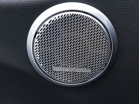 Used 2018 Alfa Romeo Giulia Quadrifoglio w/ Driver Assist Dynamic Package image 9