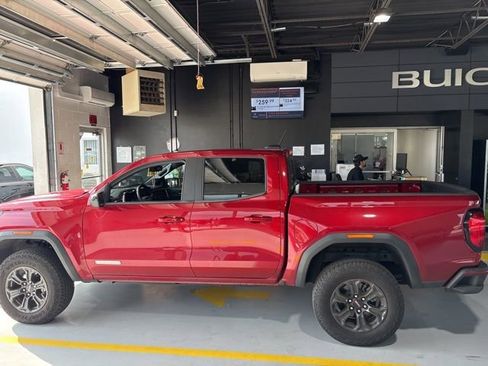 Used 2024 GMC Canyon Elevation w/ Elevation Premium Package image 8