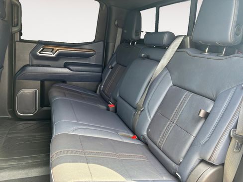 Used 2022 Chevrolet Silverado 1500 High Country w/ High Country Premium Package AWD/4WD image 24