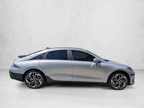 Used 2025 Hyundai Ioniq 6 SEL RWD image 4