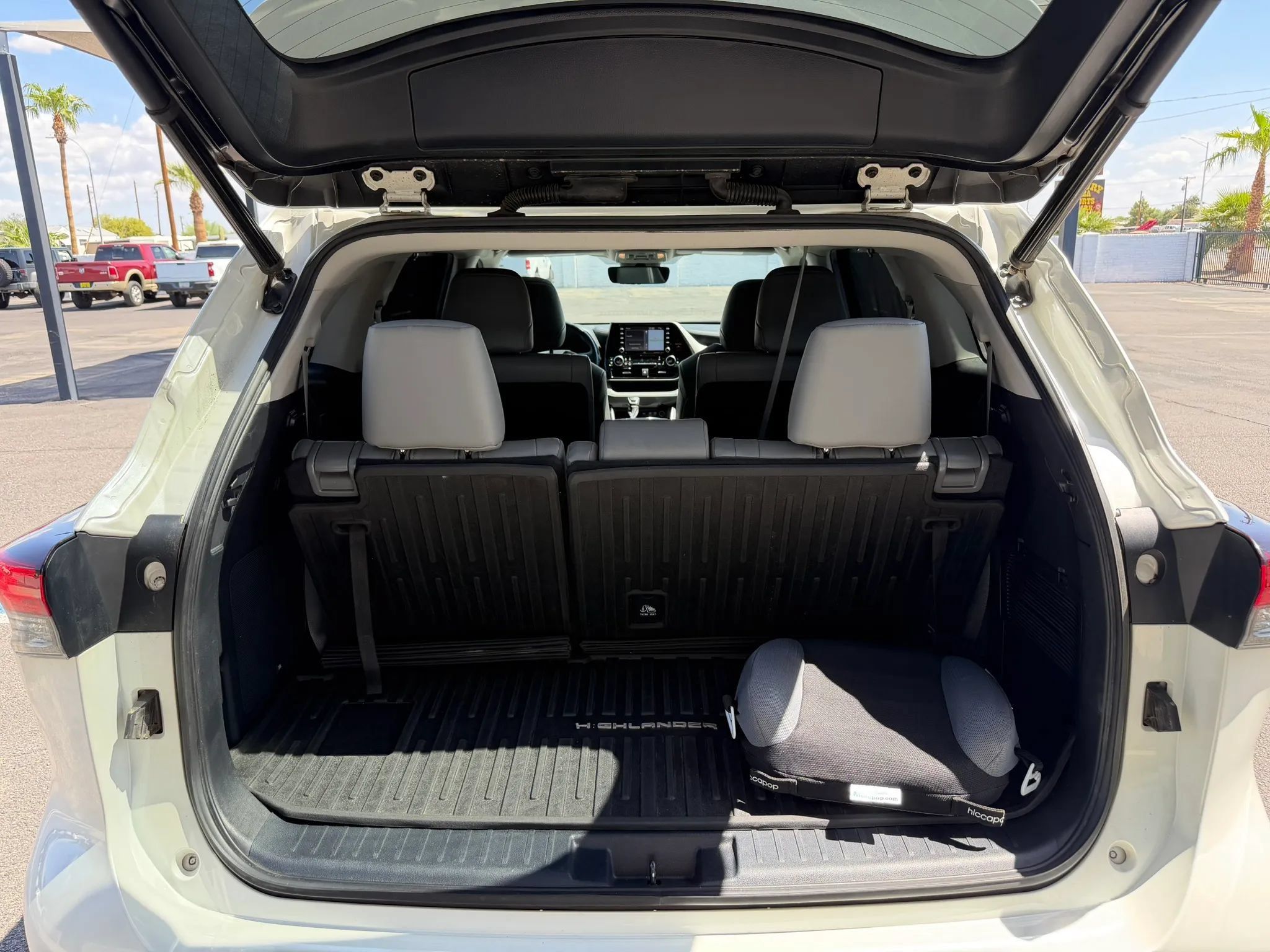 Used 2020 Toyota Highlander Limited FWD image 9