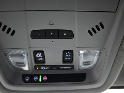 Used 2021 GMC Acadia SLT w/ Elevation Edition AWD/4WD image 19