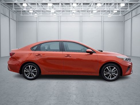 Used 2023 Kia Forte LXS image 8