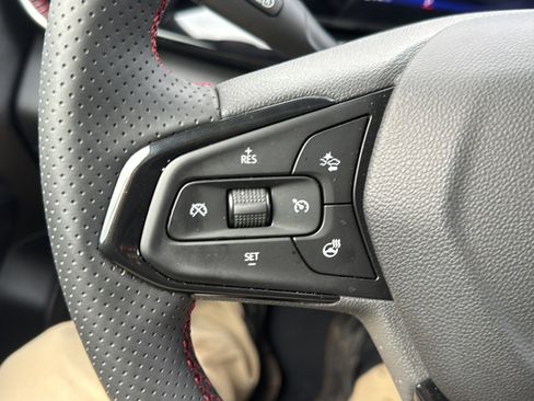 Used 2025 Chevrolet Trax RS w/ Driver Confidence Package image 30