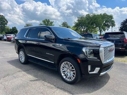 Used 2024 GMC Yukon Denali AWD/4WD image 3