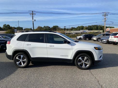 Certified 2022 Jeep Cherokee Limited image 2