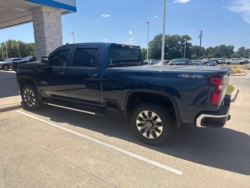 Used 2021 Chevrolet Silverado 2500 LT w/ Texas Edition AWD/4WD image 2