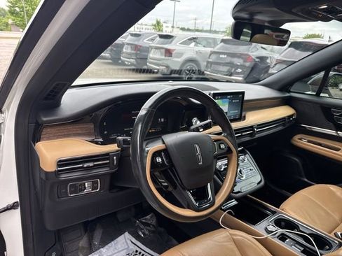 Used 2022 Lincoln Corsair Reserve w/ Elements Package FWD image 11