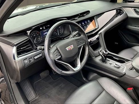 Used 2022 Cadillac XT6 Premium Luxury w/ Technology Package FWD image 14