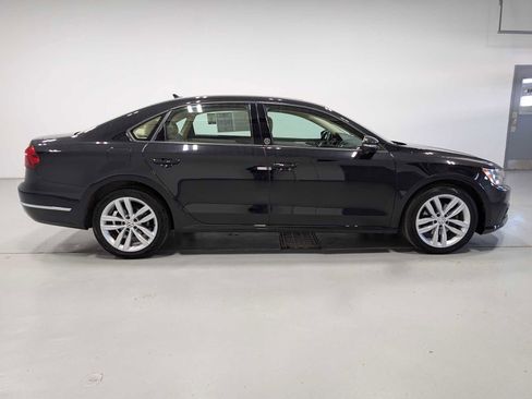 Used 2019 Volkswagen Passat 2.0T Wolfsburg w/ Wheels & Sunroof Package FWD image 7