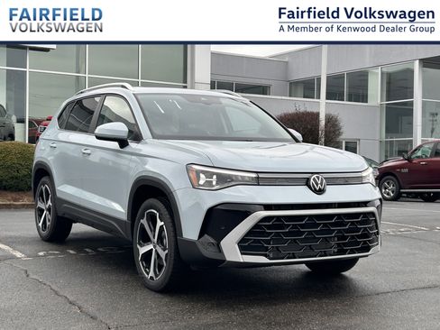 New 2026 Volkswagen Taos SEL image 1