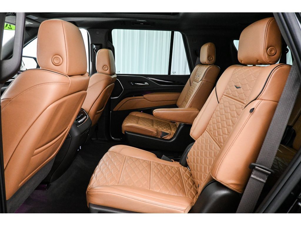Used 2021 Cadillac Escalade Sport w/ Driver Assist Tech Package AWD/4WD image 23