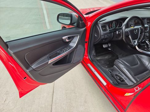 Used 2015 Volvo V60 T6 R-Design AWD/4WD image 11