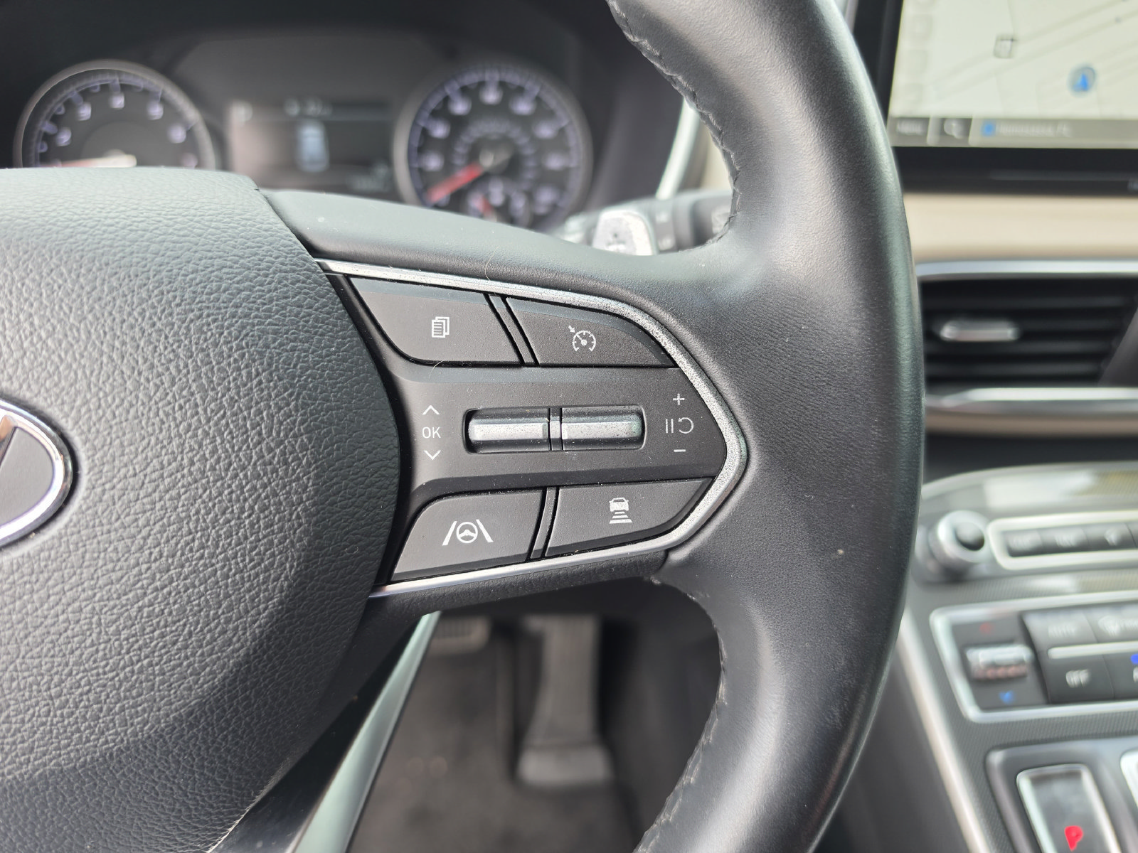 Used 2023 Hyundai Santa Fe SEL FWD image 32