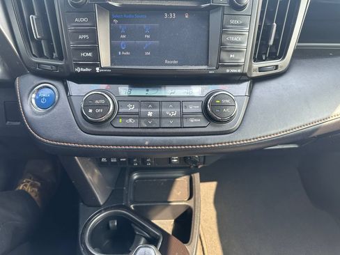 Used 2018 Toyota RAV4 SE AWD/4WD image 17