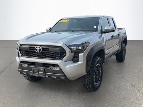 Used 2024 Toyota Tacoma TRD Off-Road image 8