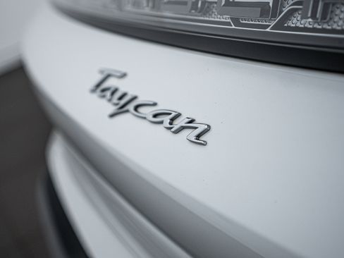 New 2025 Porsche Taycan image 24