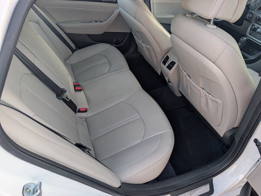 Used 2016 Hyundai Sonata Limited w/ Option Group 05 FWD image 19