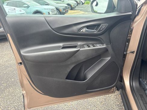 Used 2019 Chevrolet Equinox LT FWD image 14