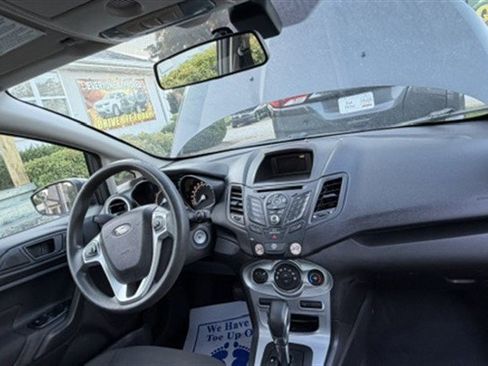 Used 2018 Ford Fiesta SE FWD image 5