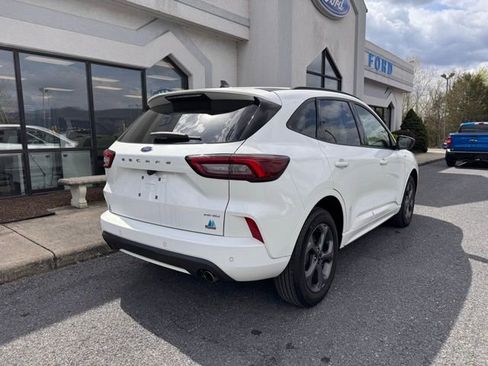 Used 2023 Ford Escape ST-Line w/ Tech Pack #1 AWD/4WD image 4