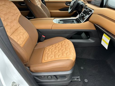 New 2026 Nissan Armada Platinum Reserve image 13