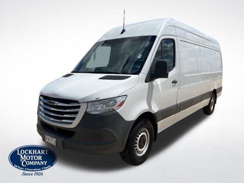 Used 2019 Freightliner Sprinter 170 RWD image 3