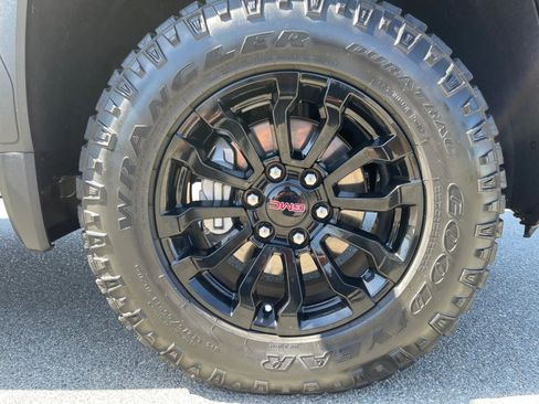 Used 2023 GMC Sierra 1500 SLT w/ SLT Premium Plus Package RWD image 37