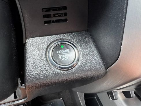 Used 2019 Ford F150 Platinum w/ Equipment Group 701A Luxury AWD/4WD image 23
