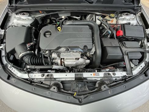 Used 2022 Chevrolet Malibu LT image 32