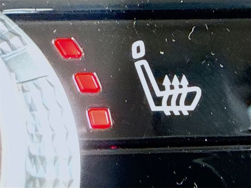 New 2025 Mitsubishi Outlander SE image 18