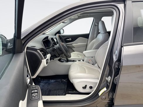 Used 2022 Jeep Cherokee Limited AWD/4WD image 10