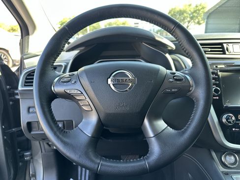 Used 2020 Nissan Murano SV FWD image 11