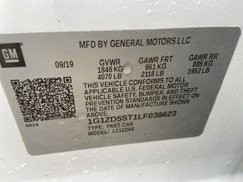 Used 2020 Chevrolet Malibu LT image 32