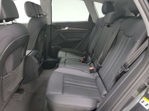 Used 2024 Audi Q5 e Premium Plus w/ Premium Plus Package image 46